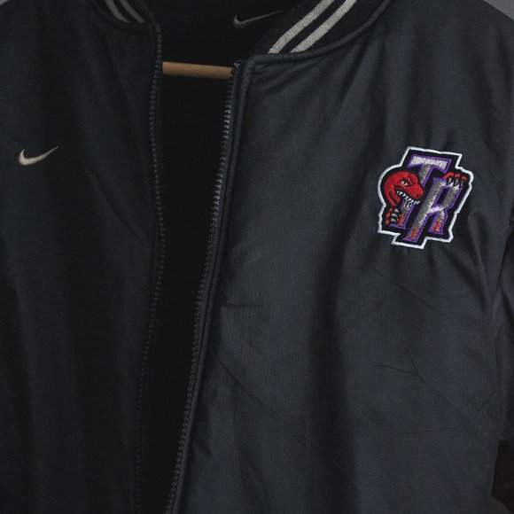 Vintage Raptors Puffer Jacket (Reversible) - Picture 3 of 10